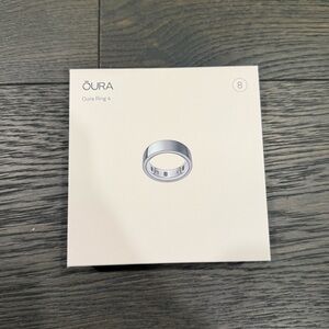 Oura Ring Gen 4 in Silver (Brand New Never Opened; Size 8)